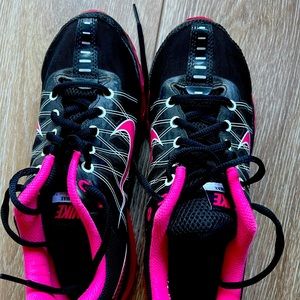 Women’s nike air max. Barely worn.